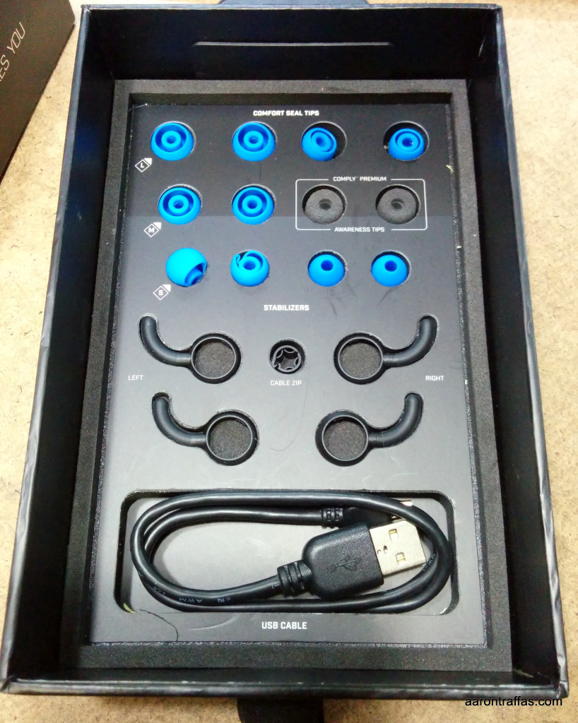 In the box of the BlueAnt Pump HD