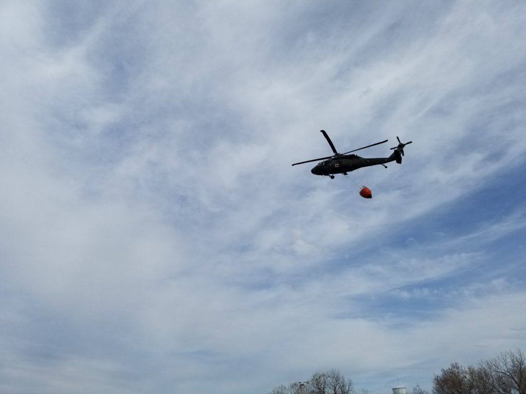 Black Hawk hauling water to fight Anderson Creek fire