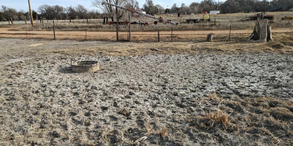 Dry artesian well